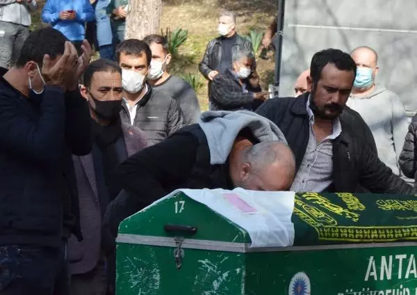 Katliam gibi kazada ölen 6 kişiden geriye, mutluluk fotoğrafları kaldı (3) Katliam gibi kazada ölen 6 kişiden geriye, mutluluk fotoğrafları kaldı (3)