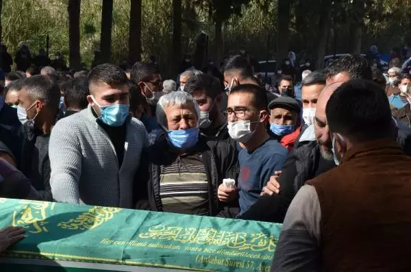 Katliam gibi kazada ölen 6 kişiden geriye, mutluluk fotoğrafları kaldı (3) Katliam gibi kazada ölen 6 kişiden geriye, mutluluk fotoğrafları kaldı (3)