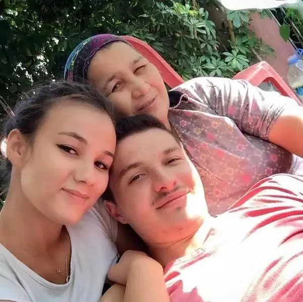 Katliam gibi kazada ölen 6 kişiden geriye, mutluluk fotoğrafları kaldı (4) Katliam gibi kazada ölen 6 kişiden geriye, mutluluk fotoğrafları kaldı (4)