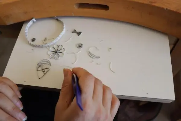Midyatlı kadınlar, çarşıdan aldıkları telkari işlemeleri artık kendileri yapıyor Midyatlı kadınlar, çarşıdan aldıkları telkari işlemeleri artık kendileri yapıyor