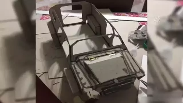 Mukavvadan yaptığı 'Ejder Yalçın' ve 'Yörük' maketleri gerçeğini aratmıyor (1) Mukavvadan yaptığı 'Ejder Yalçın' ve 'Yörük' maketleri gerçeğini aratmıyor (1)