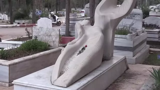 Özgecan Aslan'ın ailesinin acısı 6 yıldır dinmiyor Özgecan Aslan'ın ailesinin acısı 6 yıldır dinmiyor