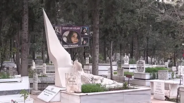 Özgecan Aslan'ın ailesinin acısı 6 yıldır dinmiyor Özgecan Aslan'ın ailesinin acısı 6 yıldır dinmiyor