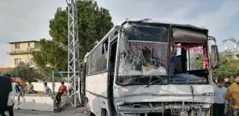 Tarım işçilerini taşıyan midibüsler çarpıştı: 2'si ağır, 9 yaralı
