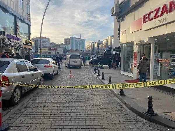 Son dakika haberi: Ümraniye'de 3 kişinin yaralandığı silahlı beyzbol sopalı kavga kamerada Son dakika haberi: Ümraniye'de 3 kişinin yaralandığı silahlı beyzbol sopalı kavga kamerada