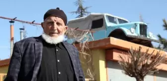 Yarım asırlık cipini, 18 yıldır garajın damında saklıyor