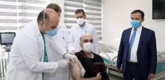 Erciyes Üniversitesi: Yerli koronavirüs aşısının ilk dozu gönüllü bir vatandaşa uygulandı Erciyes Üniversitesi: Yerli koronavirüs aşısının ilk dozu gönüllü bir vatandaşa uygulandı
