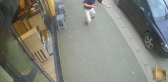 Akyazı 3.7 ile sallandı, bazı vatandaşların yaşadığı panik kameraya yansıdı
