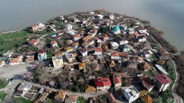 Avrupa'nın ilk ve tek 'Leylek Köyü'nde göç temizliği yapıldı Avrupa'nın ilk ve tek 'Leylek Köyü'nde göç temizliği yapıldı