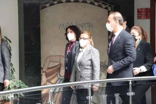 Bakan Pekcan: 'Gelir kaybı ve kira destekleri için 1 milyon 400 binin üzerinde başvuru onaylandı' Bakan Pekcan: 'Gelir kaybı ve kira destekleri için 1 milyon 400 binin üzerinde başvuru onaylandı'