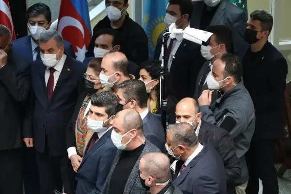 Bakan Pekcan: 'Gelir kaybı ve kira destekleri için 1 milyon 400 binin üzerinde başvuru onaylandı' Bakan Pekcan: 'Gelir kaybı ve kira destekleri için 1 milyon 400 binin üzerinde başvuru onaylandı'