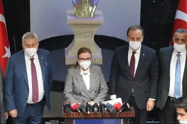 Bakan Pekcan: 'Gelir kaybı ve kira destekleri için 1 milyon 400 binin üzerinde başvuru onaylandı' Bakan Pekcan: 'Gelir kaybı ve kira destekleri için 1 milyon 400 binin üzerinde başvuru onaylandı'