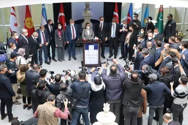 Bakan Pekcan: 'Gelir kaybı ve kira destekleri için 1 milyon 400 binin üzerinde başvuru onaylandı' Bakan Pekcan: 'Gelir kaybı ve kira destekleri için 1 milyon 400 binin üzerinde başvuru onaylandı'