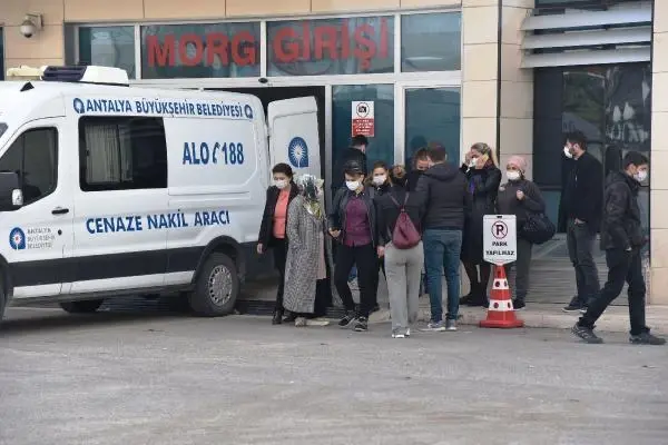 Dağda cesedi bulunan çocuğun cenazesi morgdan alındı Dağda cesedi bulunan çocuğun cenazesi morgdan alındı