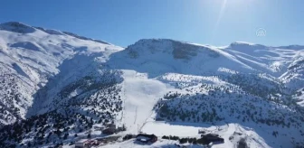 Dinlenmeden pisti tamamlanamayan kayak merkezi: Ergan