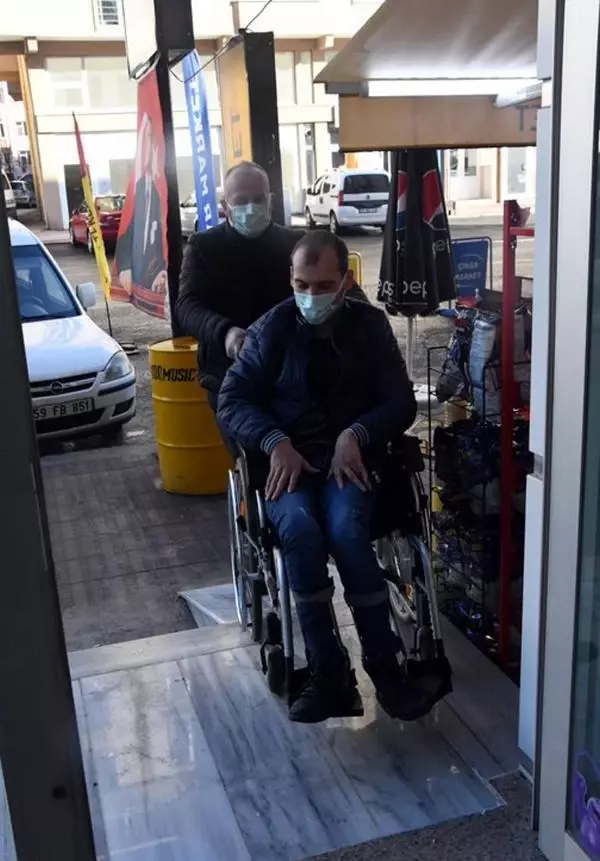 Son dakika haber... Engelli Burak'ın hayali yavru kedi 'Dipsi' ile gerçekleşti Son dakika haber... Engelli Burak'ın hayali yavru kedi 'Dipsi' ile gerçekleşti