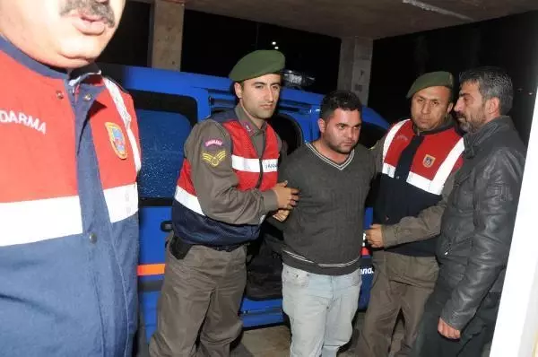 Son dakika haberi | Özgecan'ın ölüm yıl dönümünde annesi gözyaşlarını tutamadı; babası 'Kadına şiddet, insanlığa ihanettir' dedi