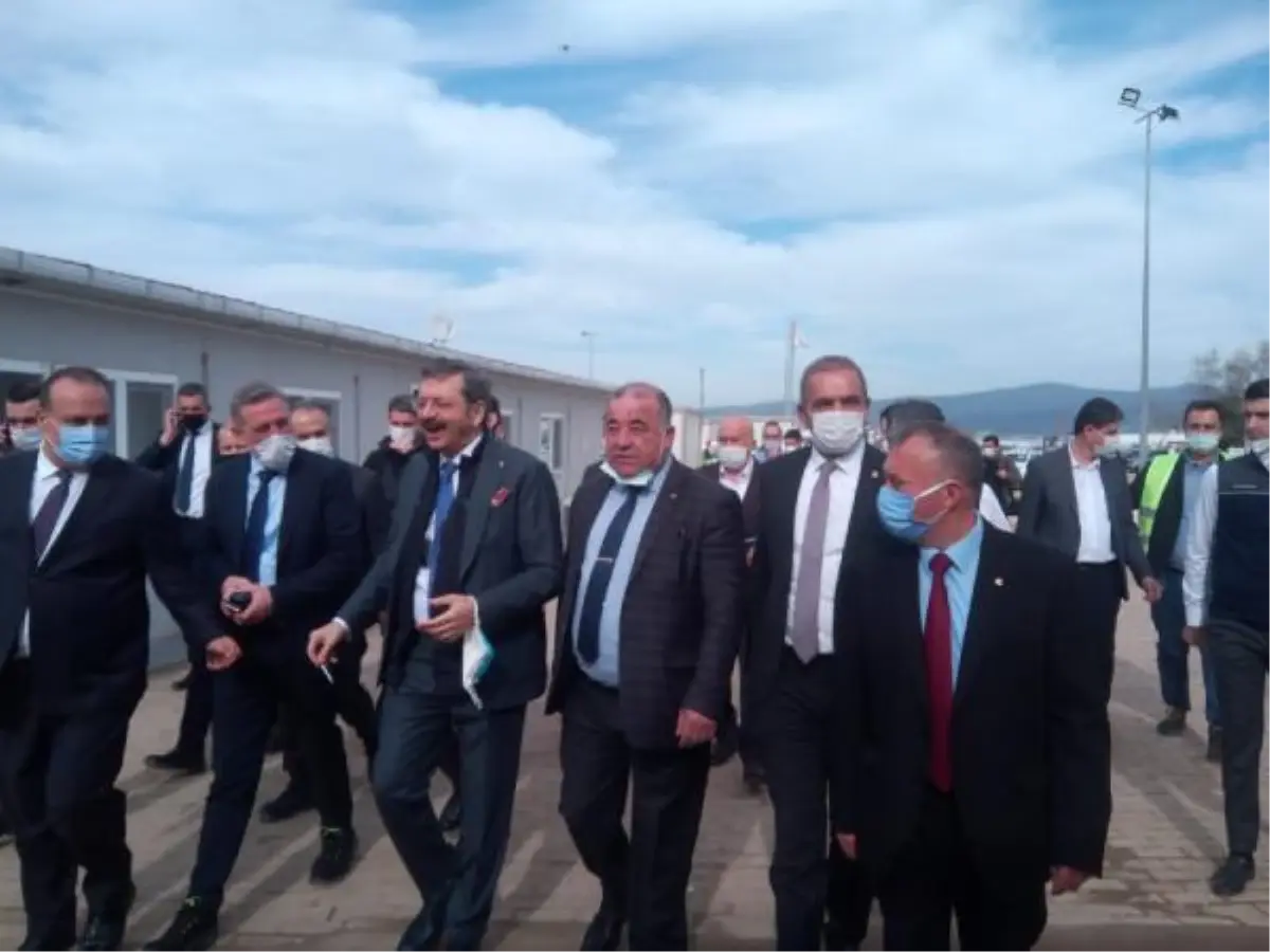 Son dakika haberleri! Sanayi ve Teknoloji Bakanı Varank, TOGG fabrikası inşaat sahasında incelemede bulundu