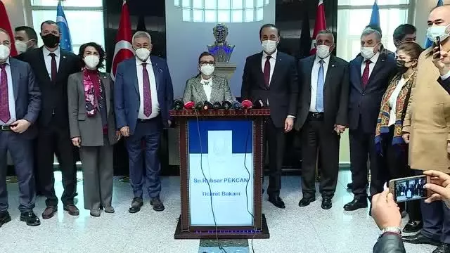Bakan Pekcan: 'Gelir kaybı ve kira destekleri için 1 milyon 400 binin üzerinde başvuru onaylandı' Bakan Pekcan: 'Gelir kaybı ve kira destekleri için 1 milyon 400 binin üzerinde başvuru onaylandı'
