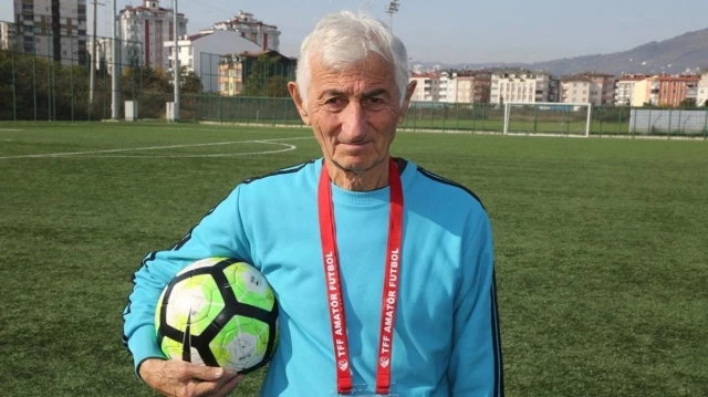 83-year-old coach Aziz Tokat signed a two-year contract with his 58-year-old team