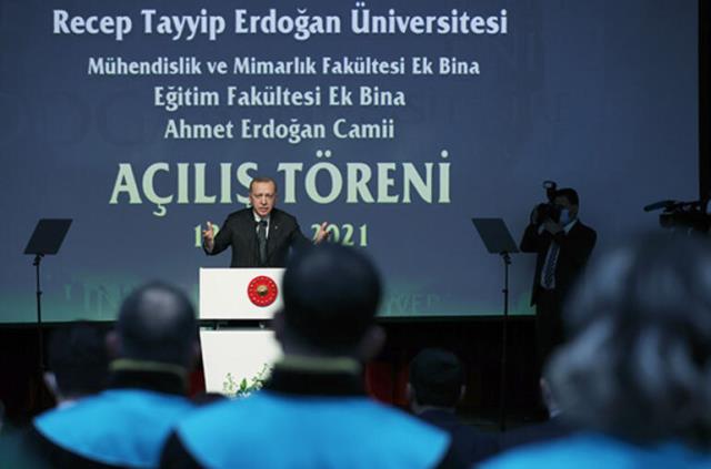 Erdoğan'dan İmamoğlu'na tablet tepkisi: Bizim ilçe belediyemiz 50 bin tablet dağıttı
