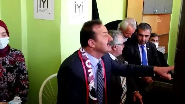İYİ Parti Genel Başkan Yardımcısı Yavuz Ağıralioğlu, Zara'da