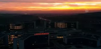 Uzun İnce Bir Yoldayım: Kayseri Şehir Hastanesi çalışanları sağlık için türkü seslendirdi Uzun İnce Bir Yoldayım: Kayseri Şehir Hastanesi çalışanları sağlık için türkü seslendirdi