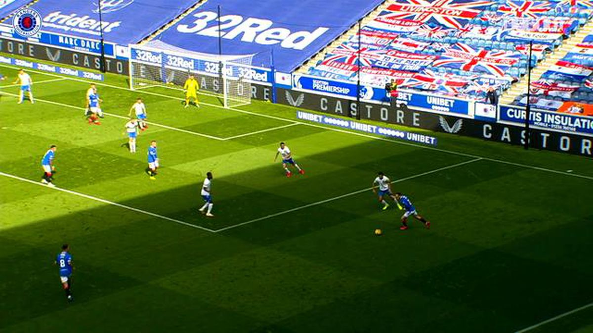 Kemar Roofe ve Ryan Kent Rangers'a Galibiyeti Getirdi