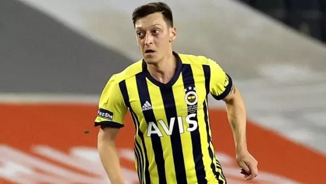 Mesut Özil became the first athlete to have his own 3D Genie Mesut Özil became the first athlete to have his own 3D Genie