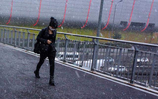 Meteoroloji'den İstanbul'da başlayan kar yağışıyla ilgili yeni açıklama: 5 gün boyunca devam edecek