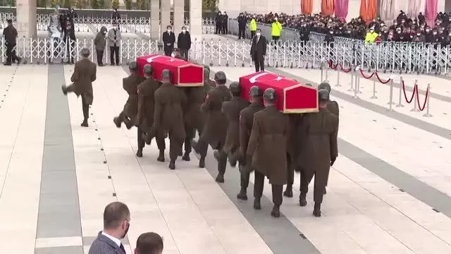 Son dakika haberleri... Pençe Kartal-2 Harekatı'nda şehit olan askerler son yolculuğuna uğurlandı (1)