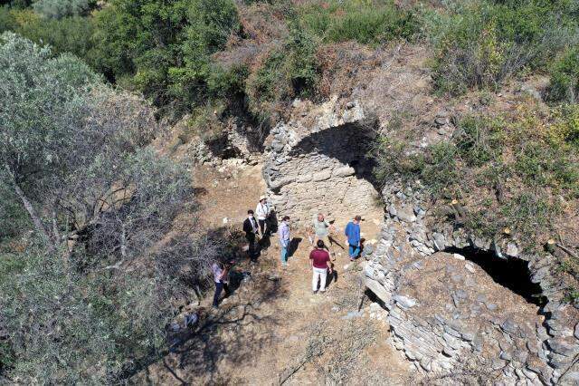 Roma'nın Kolezyum'una benzeyen 1800 yıllık gladyatör alanı arkeoloji dünyasına bomba gibi düştü