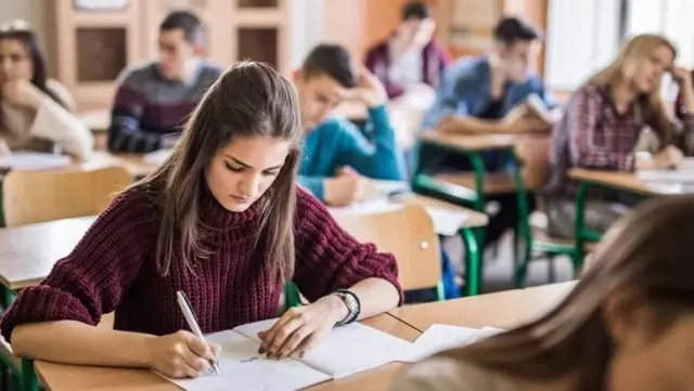 Son Dakika: Milli Eğitim Bakanlığı, yüz yüze eğitime başlayacak liselerle ilgili kriterleri belirledi Son Dakika: Milli Eğitim Bakanlığı, yüz yüze eğitime başlayacak liselerle ilgili kriterleri belirledi