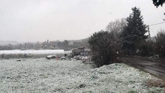 Son Dakika! Sıcaklık 15 derece birden düştü, uyarıların ardından İstanbul'da kar yağışı başladı