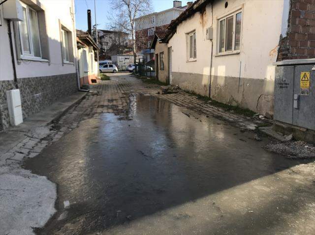 Balkanlar'dan gelen soğuk hava Trakya'da etkili oluyor! Sular dondu
