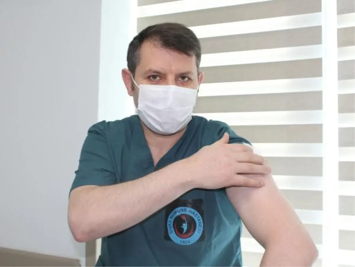 Covid-19 aşısı olan Vali Ayhan: Sivas'ta vaka sayısı yüz güldürüyor