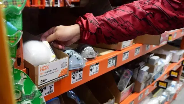 Covid'den korunmak için çift maske kullanmak ne kadar etkili? Covid'den korunmak için çift maske kullanmak ne kadar etkili?