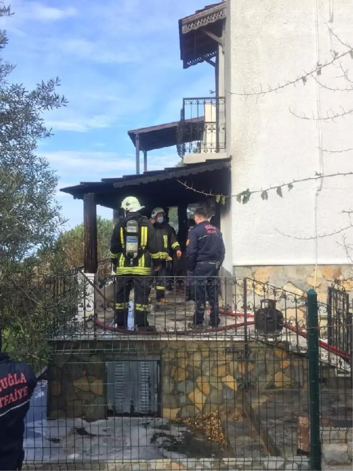 Elektrikli ısıtıcıdan çıkan yangında hayatını kaybetti