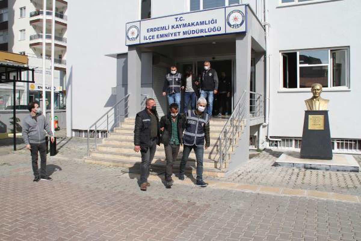 Erdemli'de kablo hırsızları yakalandı