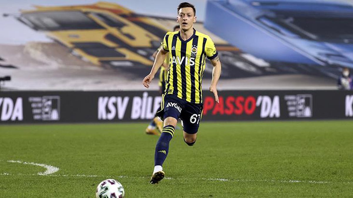 Fenerbahçe'de Mesut Özil etkisi! Teknik heyetten tam not aldı