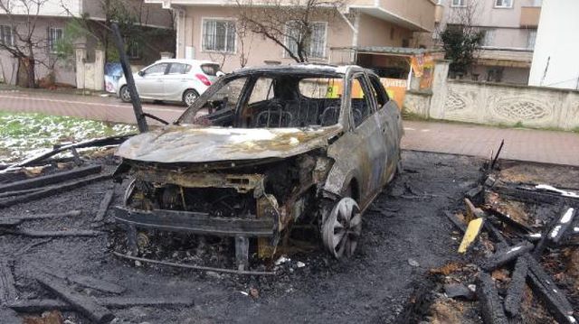 garajda alev alan otomobil yanarak kule dondu 2 13926655 o