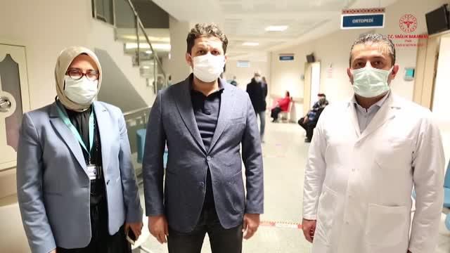 İl Sağlık Müdürü Öztop, CoronaVac aşısı uygulanan hastanelerdeki polikliniklerde incelemede bulundu