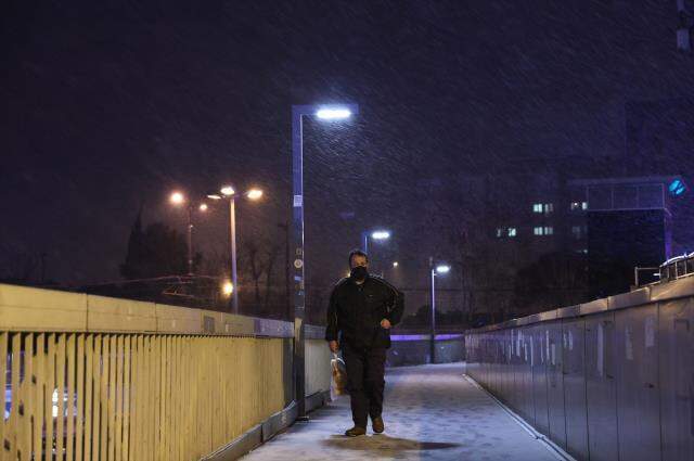 İstanbul'da beklenen kar yağışı başladı