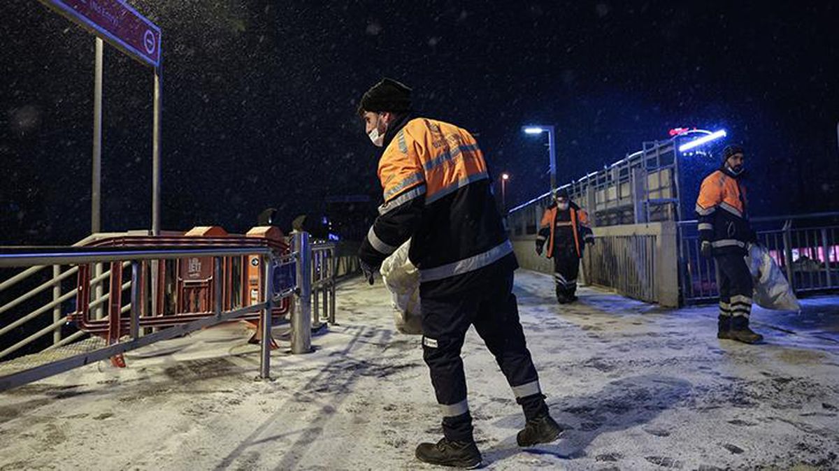 İstanbul'da beklenen kar yağışı başladı