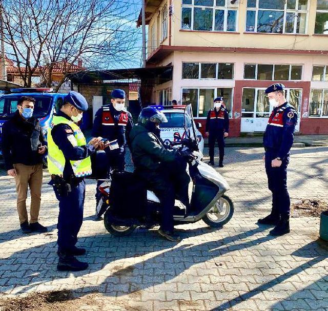 İzmir'de huzur ve güven uygulamasında, aranan 21 şüpheli yakalandı