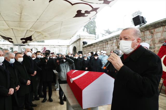 Kadir Topbaş'a acı veda! Fatih Camii'ndeki cenaze namazına Cumhurbaşkanı Erdoğan da katıldı