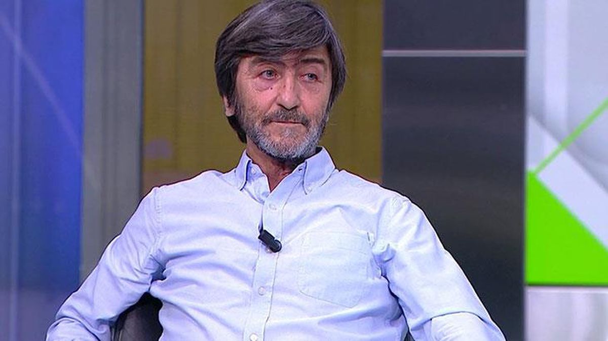 Sosyal medya, Rıdvan Dilmen'in birbiriyle çelişen iki farklı İstiklal Marşı açıklamasını konuşuyor