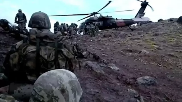 13 şehidin ardından TSK yeni hedefi belirledi: PKK'nın ana karargahı Kandil yerle bir edilecek 13 şehidin ardından TSK yeni hedefi belirledi: PKK'nın ana karargahı Kandil yerle bir edilecek