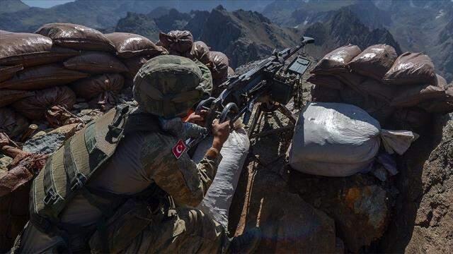 13 şehidin ardından TSK yeni hedefi belirledi: PKK'nın ana karargahı Kandil'i yerle bir etmek 13 şehidin ardından TSK yeni hedefi belirledi: PKK'nın ana karargahı Kandil'i yerle bir etmek