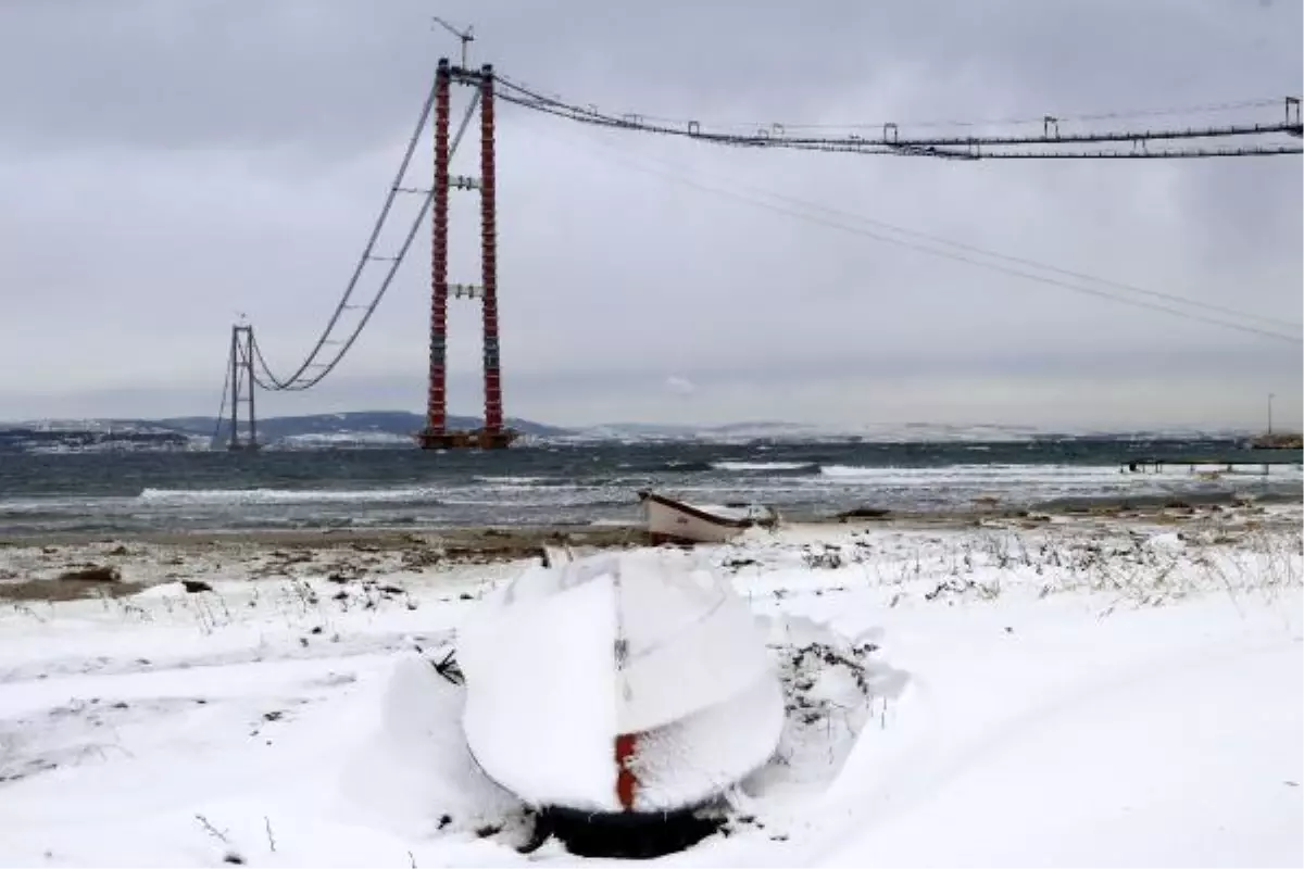 1915 Çanakkale Köprüsü'nde kar manzaraları